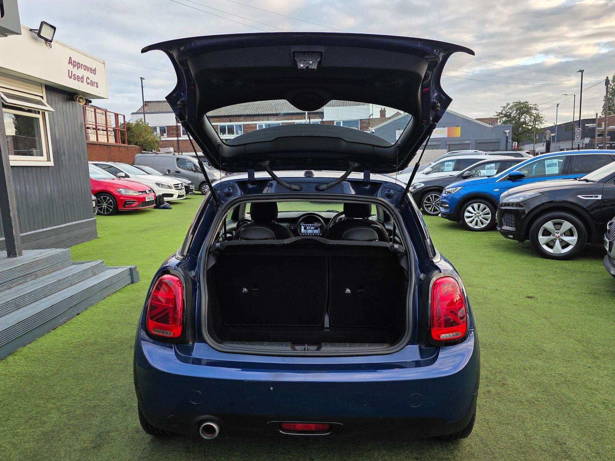 Mini Hatch view 12