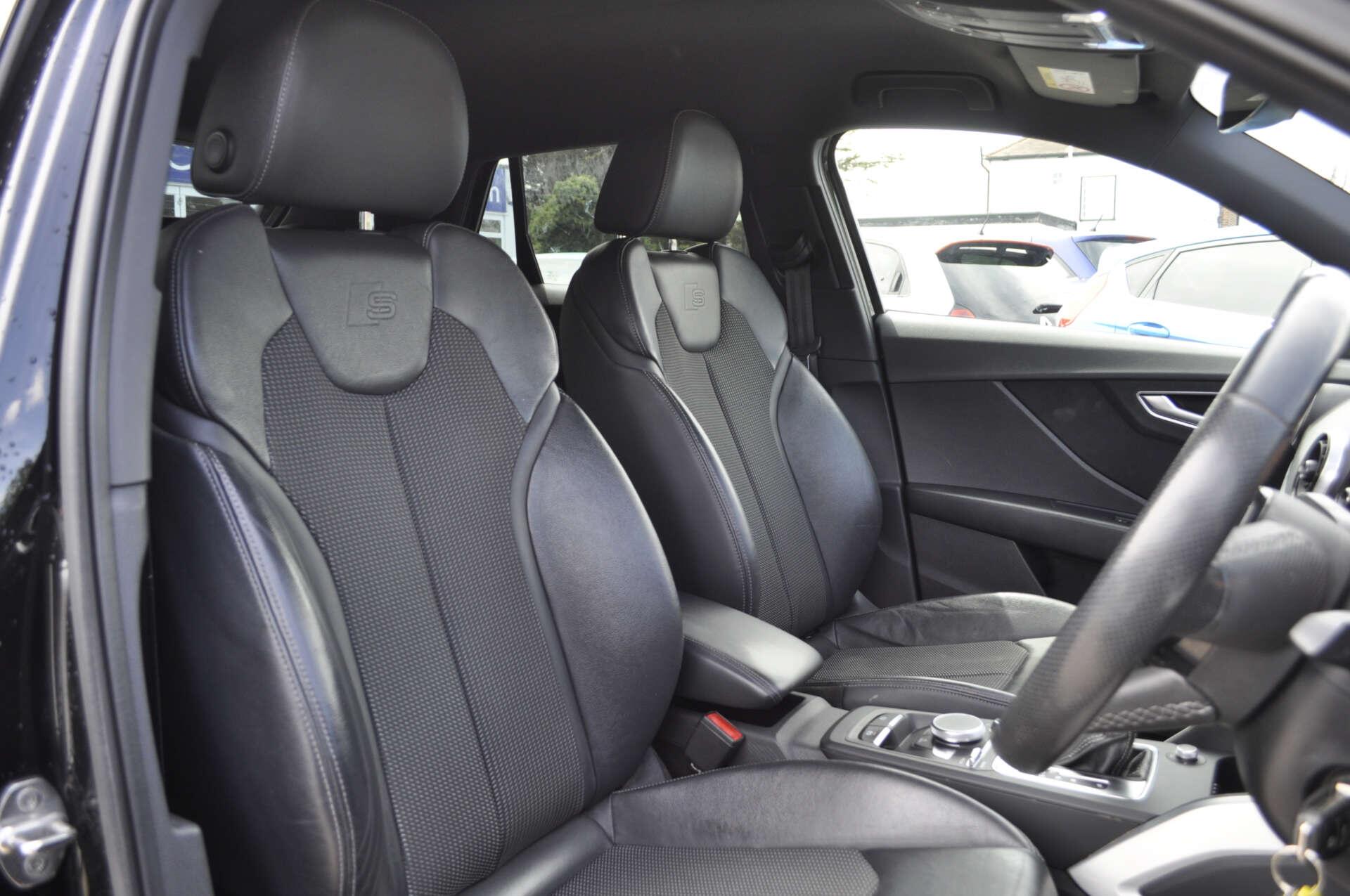 Audi Q2 view 8