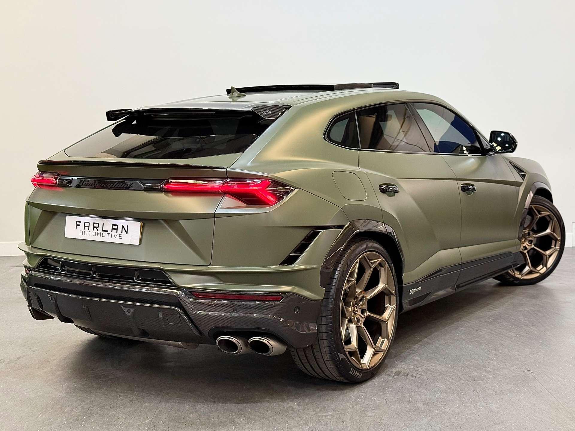 Lamborghini Urus view 24