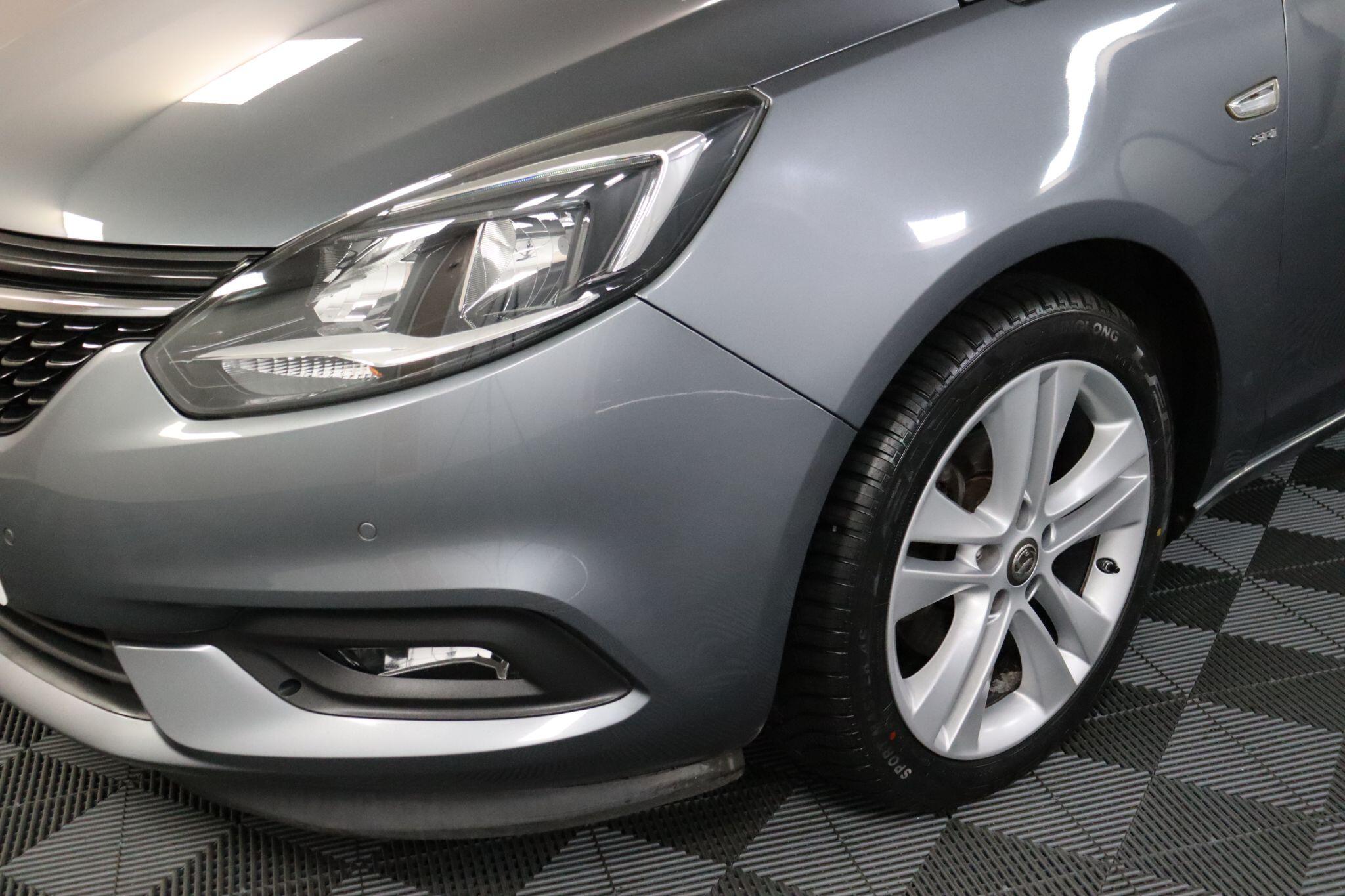 Vauxhall Zafira Tourer view 31