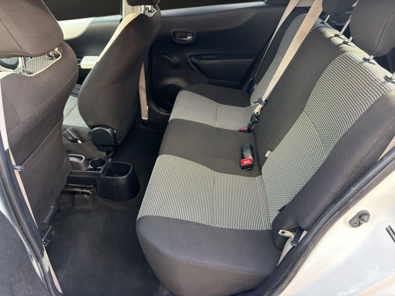 Toyota Yaris view 14