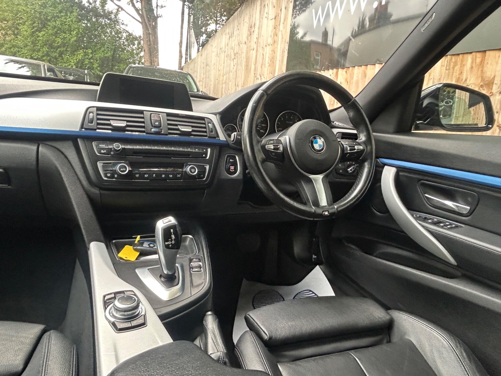 BMW 3 Series view 30