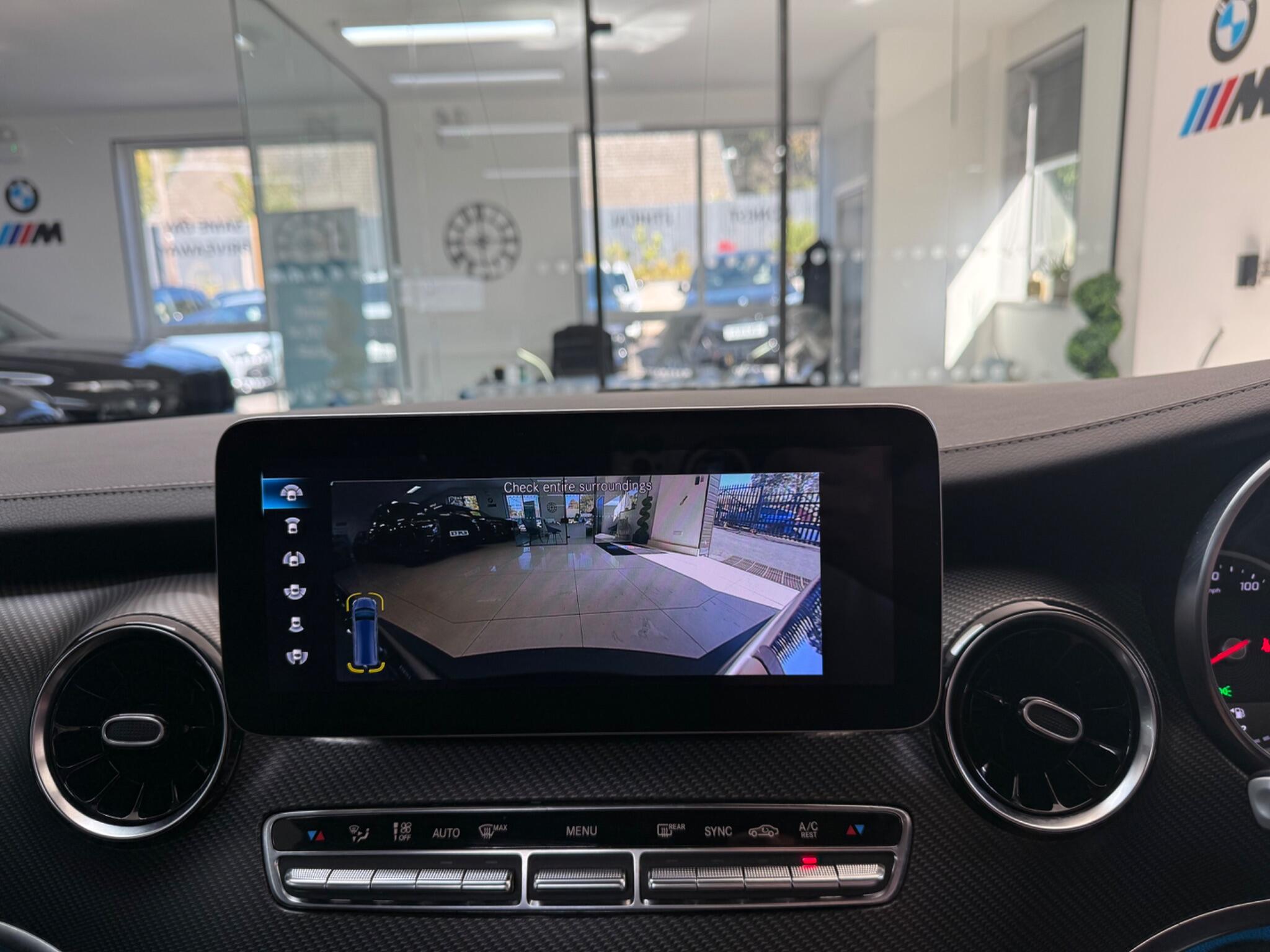 Mercedes-Benz V-Class view 21
