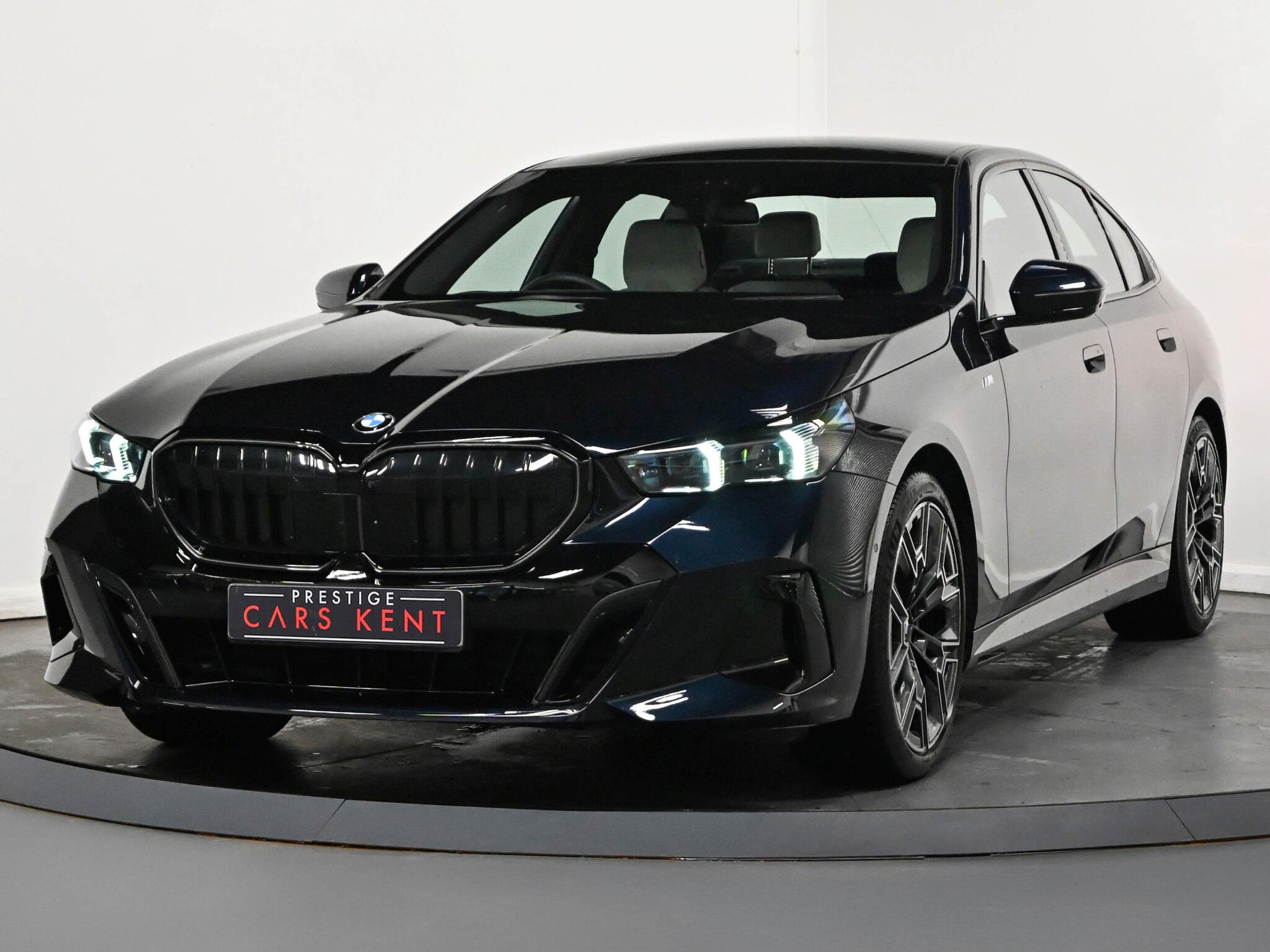 BMW 5 Series view 6