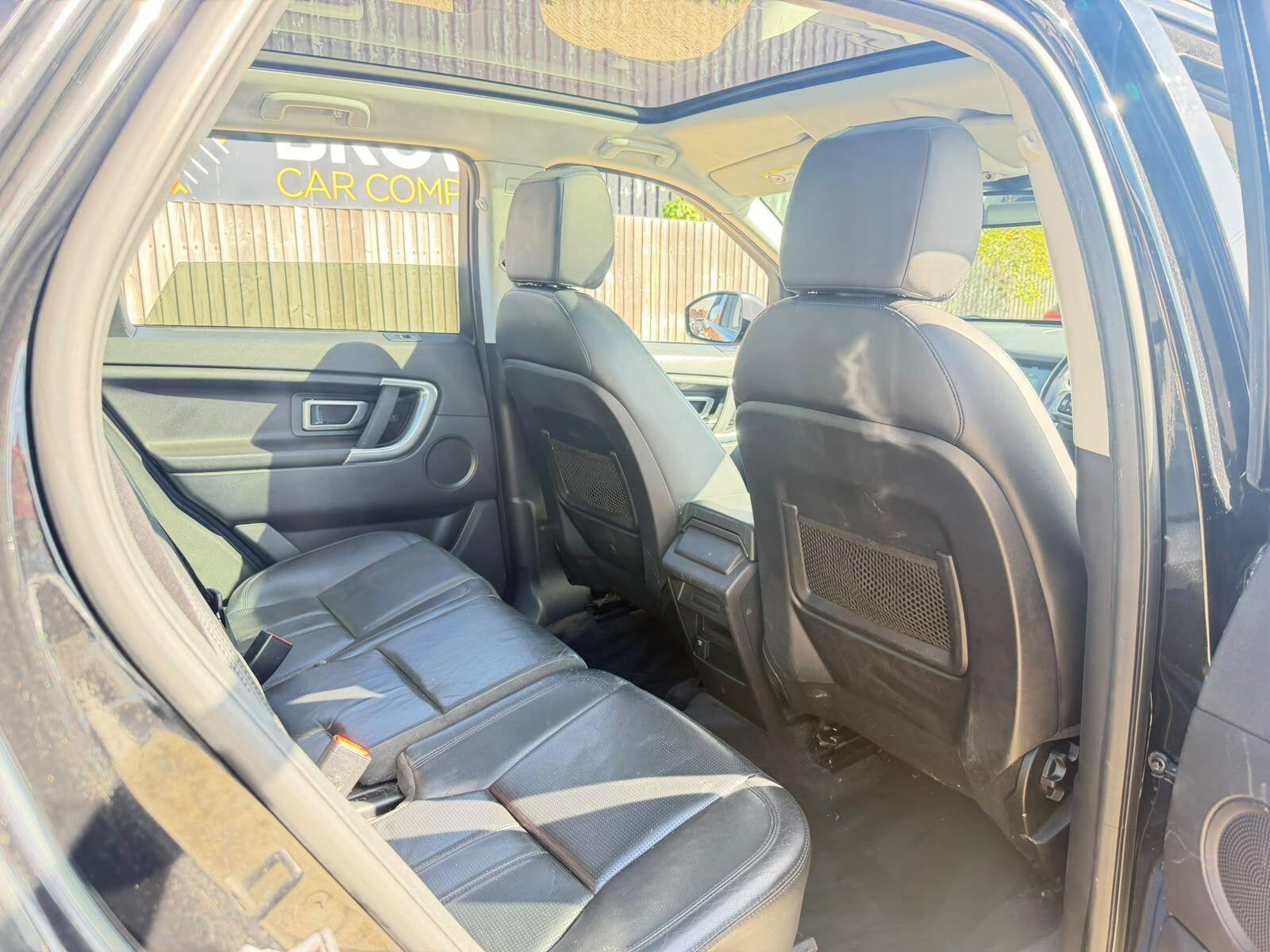 Land Rover Discovery Sport view 19