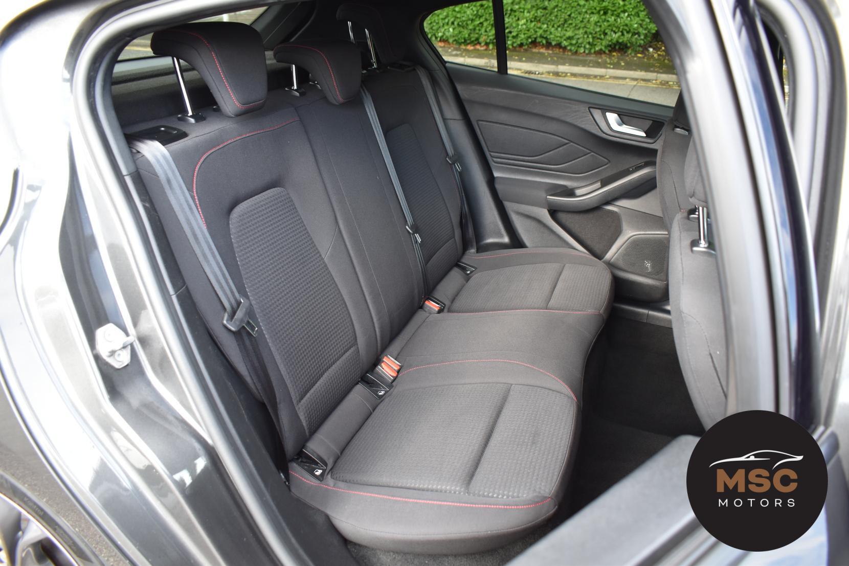 Ford Focus view 36