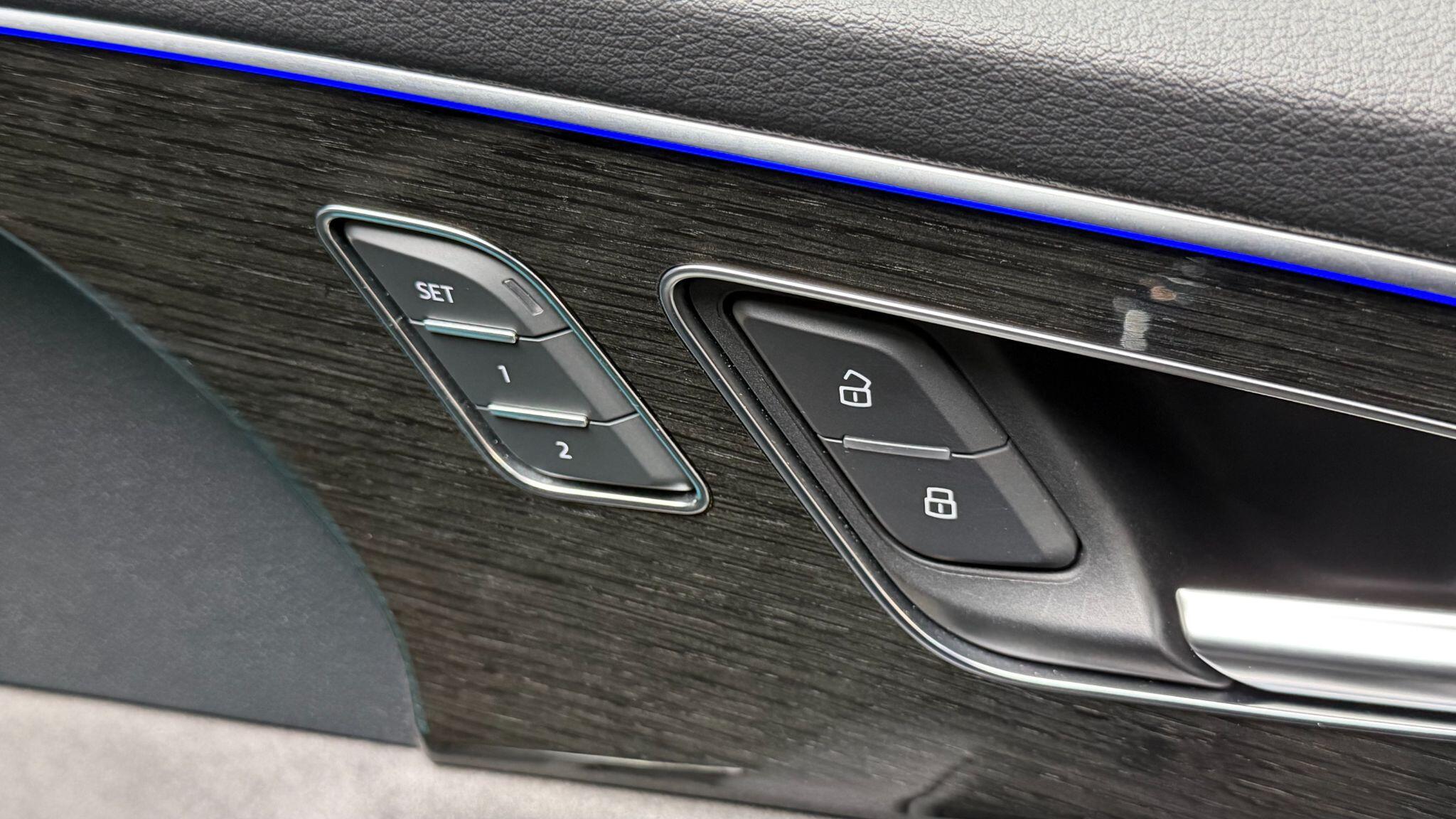 Audi Q8 view 16