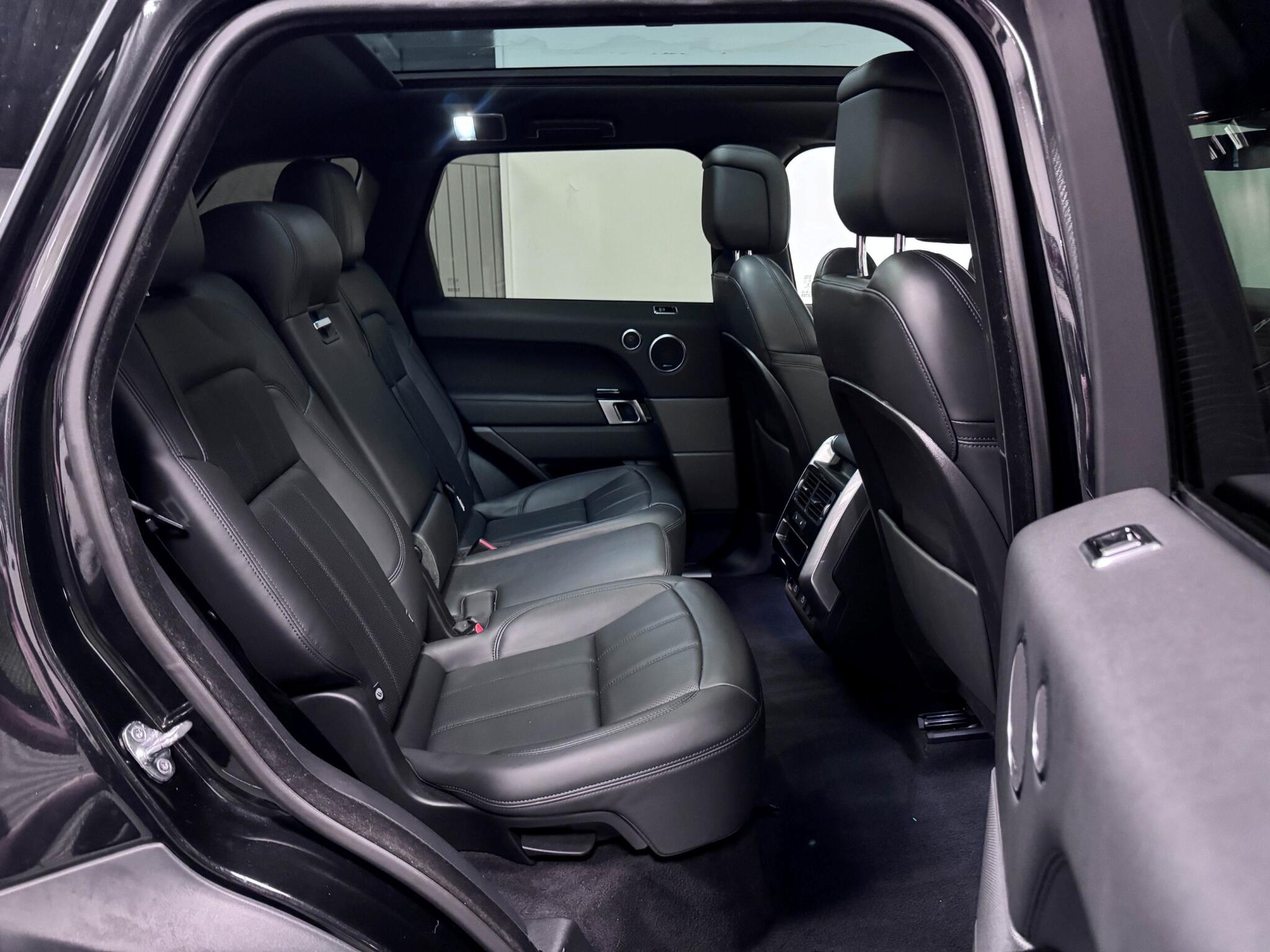 Land Rover Range Rover Sport view 30