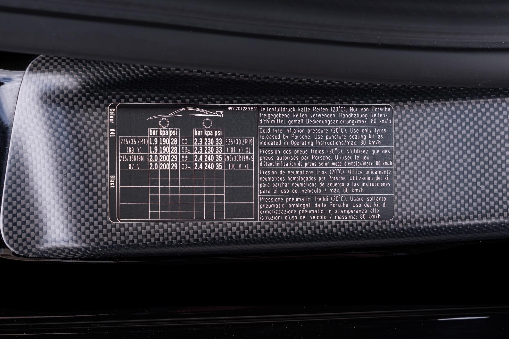 Porsche 911 view 24