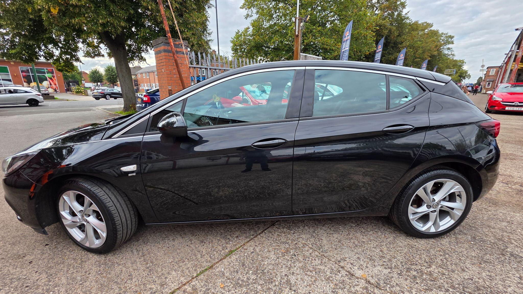 Vauxhall Astra view 4