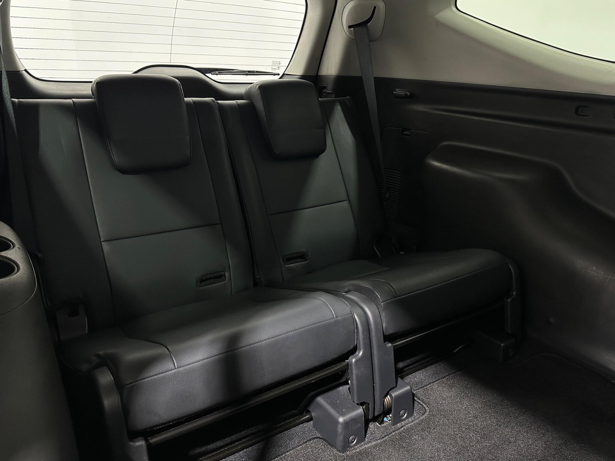 Mitsubishi Shogun Sport view 45