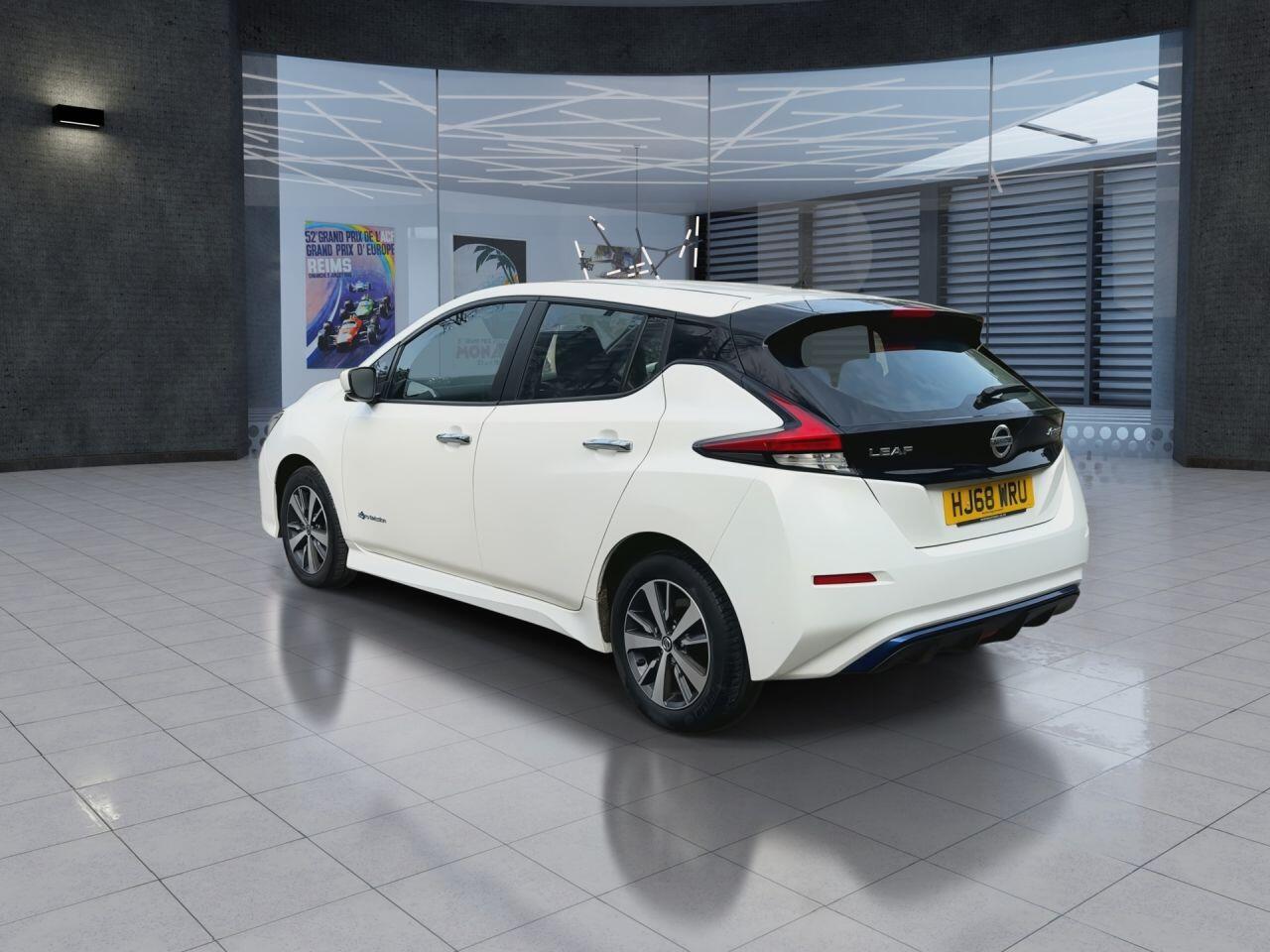 Nissan Leaf view 6