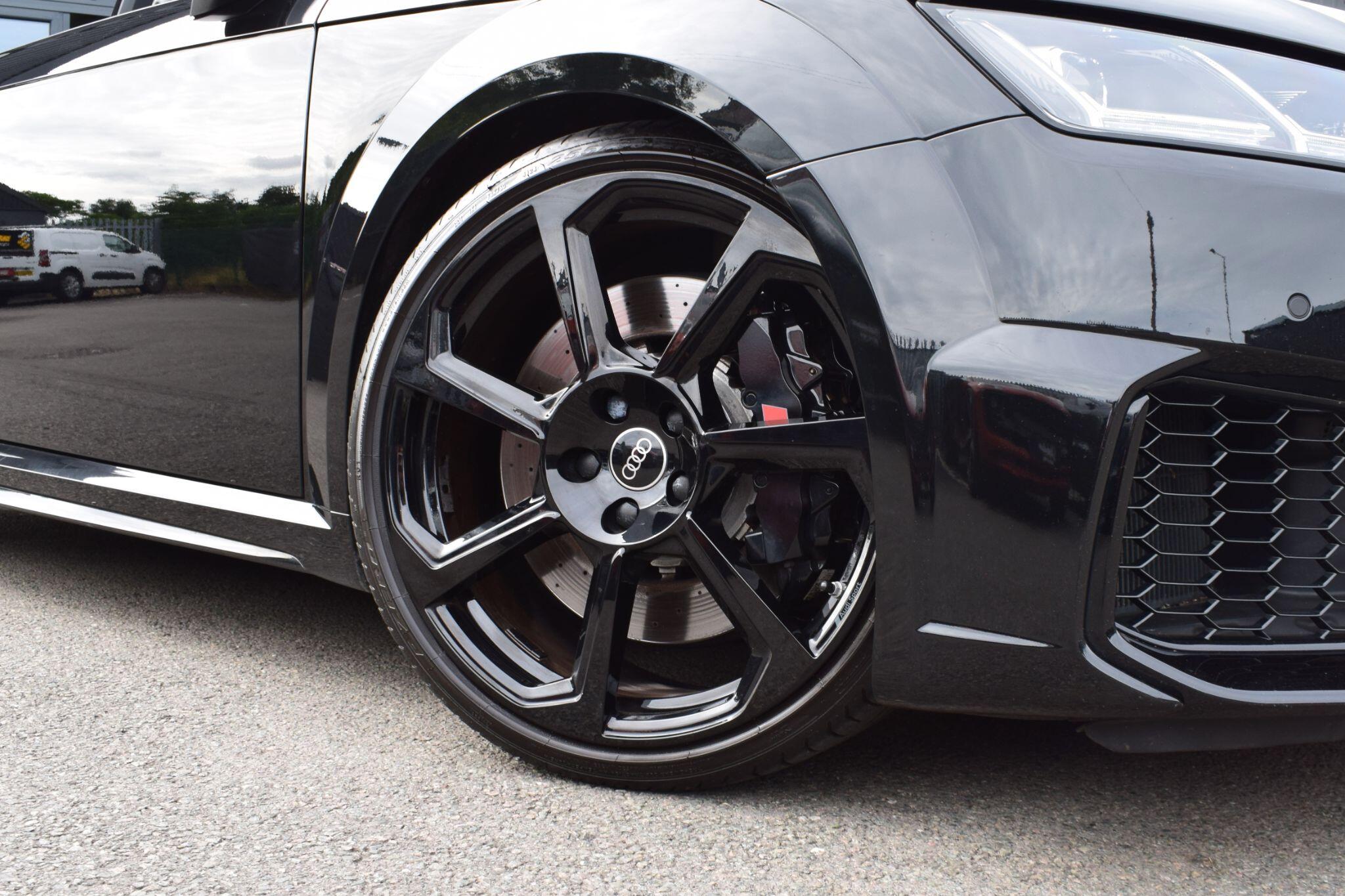 Audi TT RS view 32