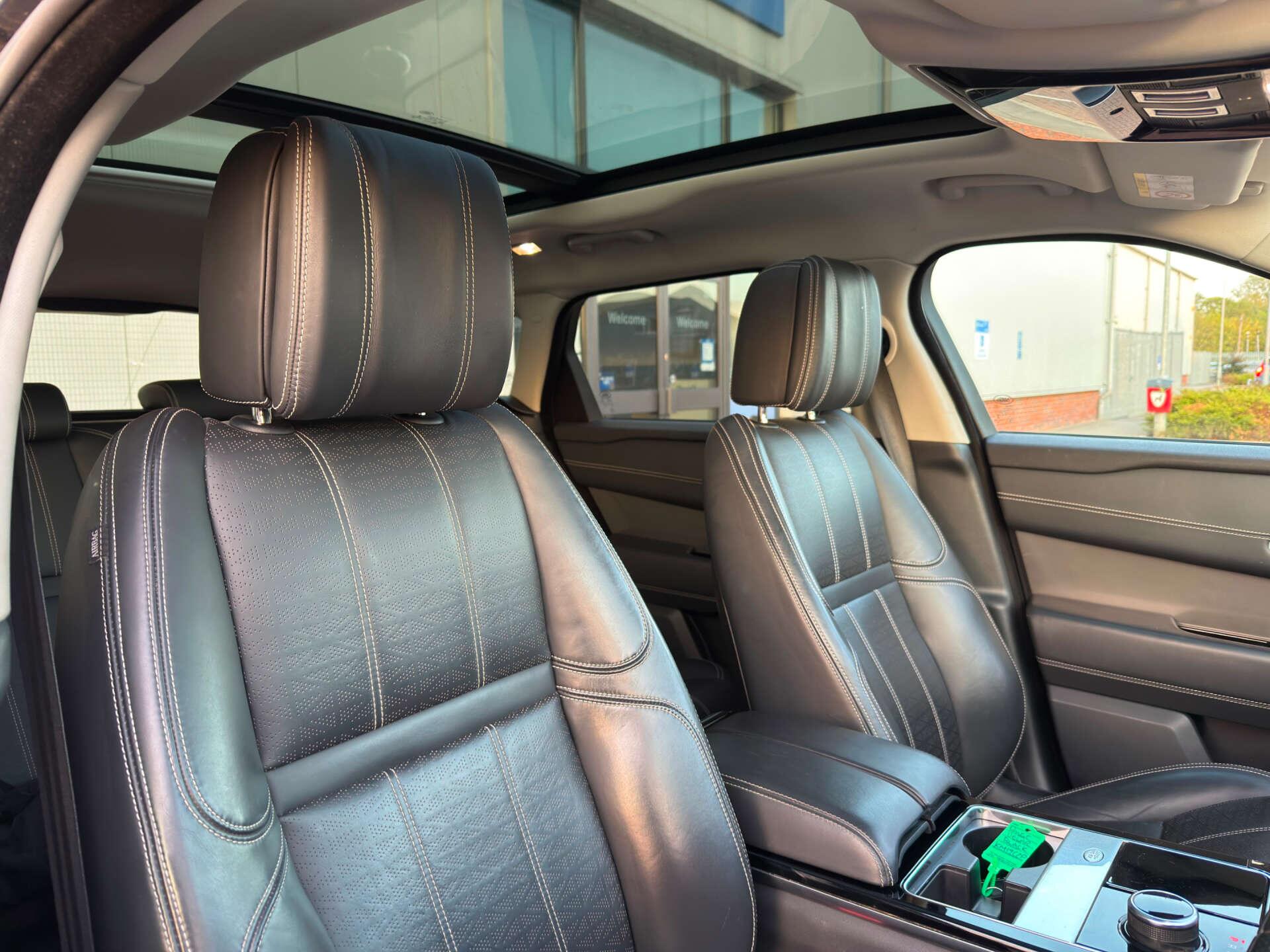 Land Rover Range Rover Velar view 14