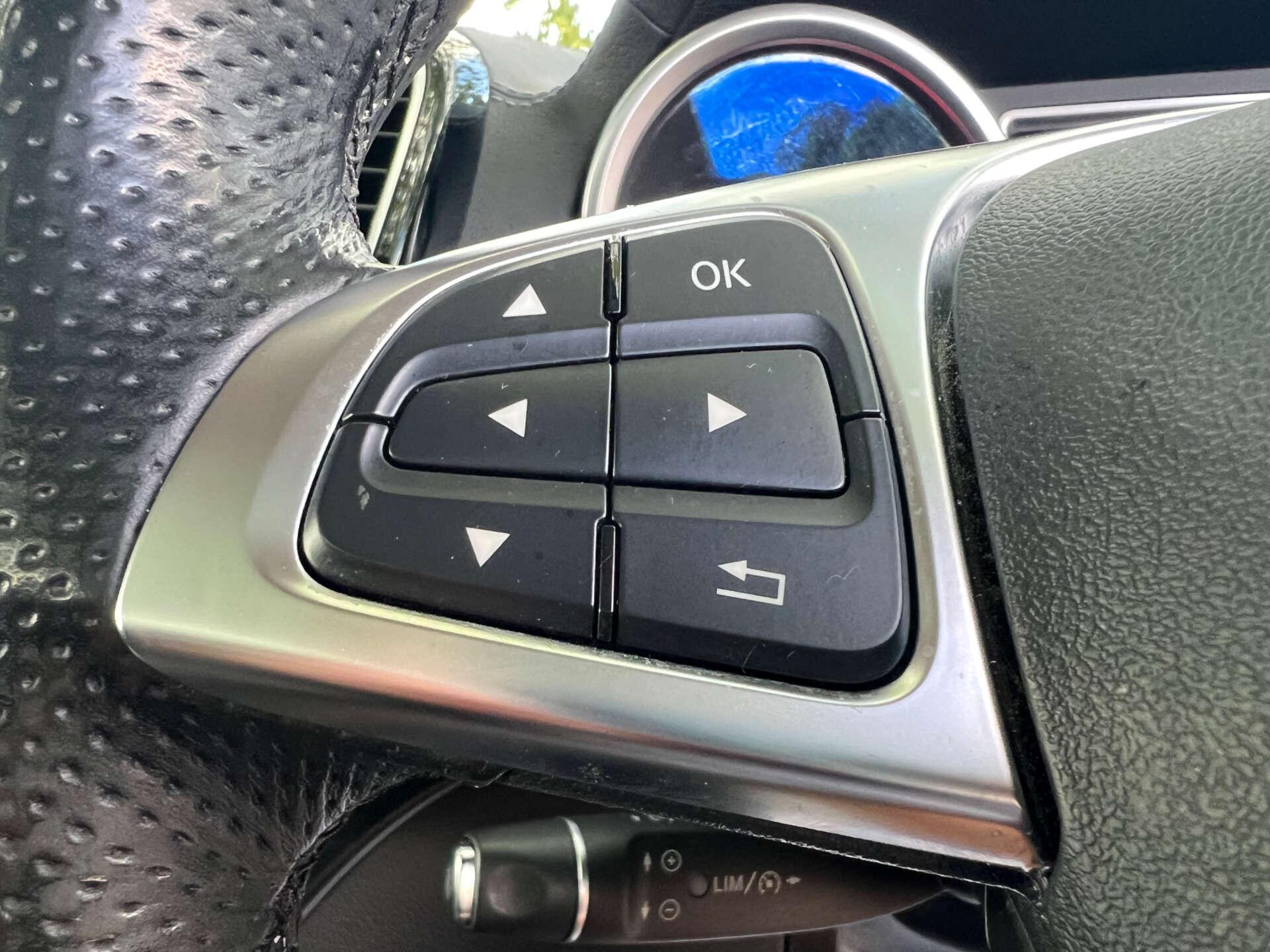 Mercedes-Benz GLE view 50
