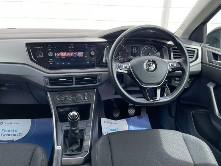Volkswagen Polo view 8