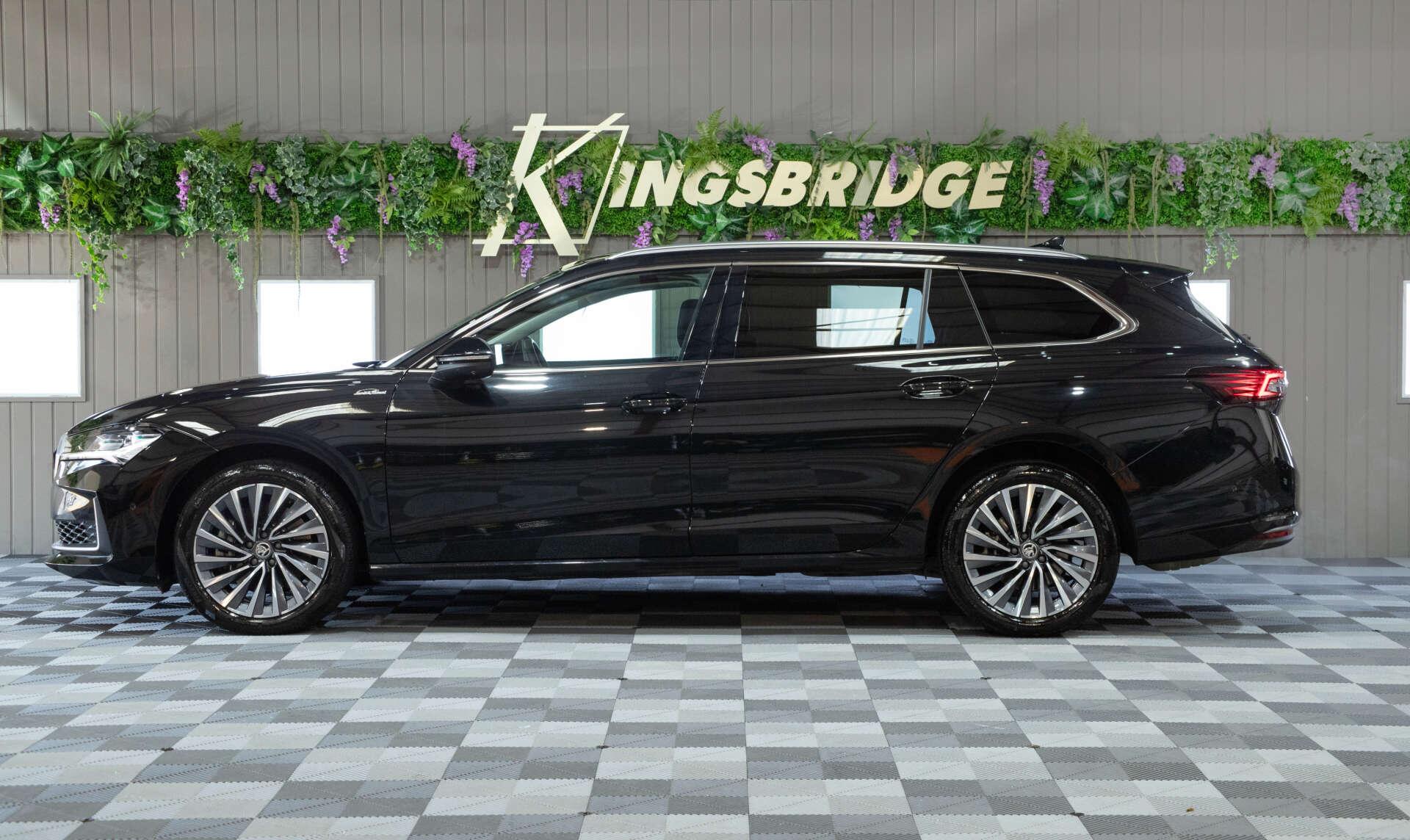 Skoda Superb view 11