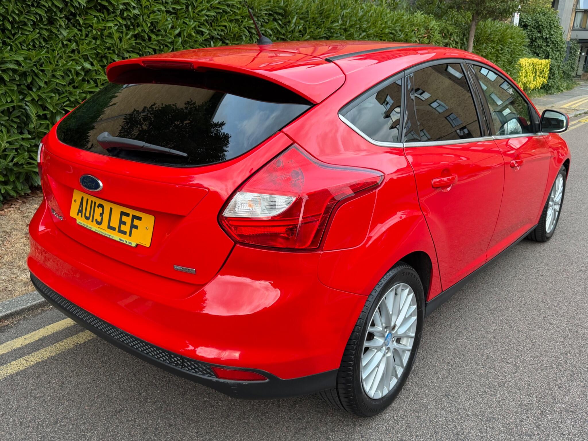 Ford Focus view 12