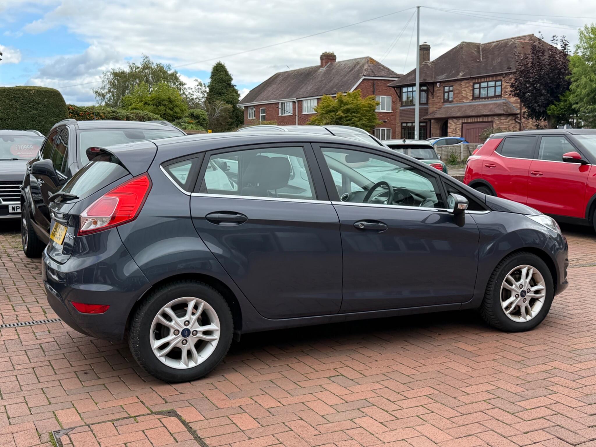 Ford Fiesta view 25