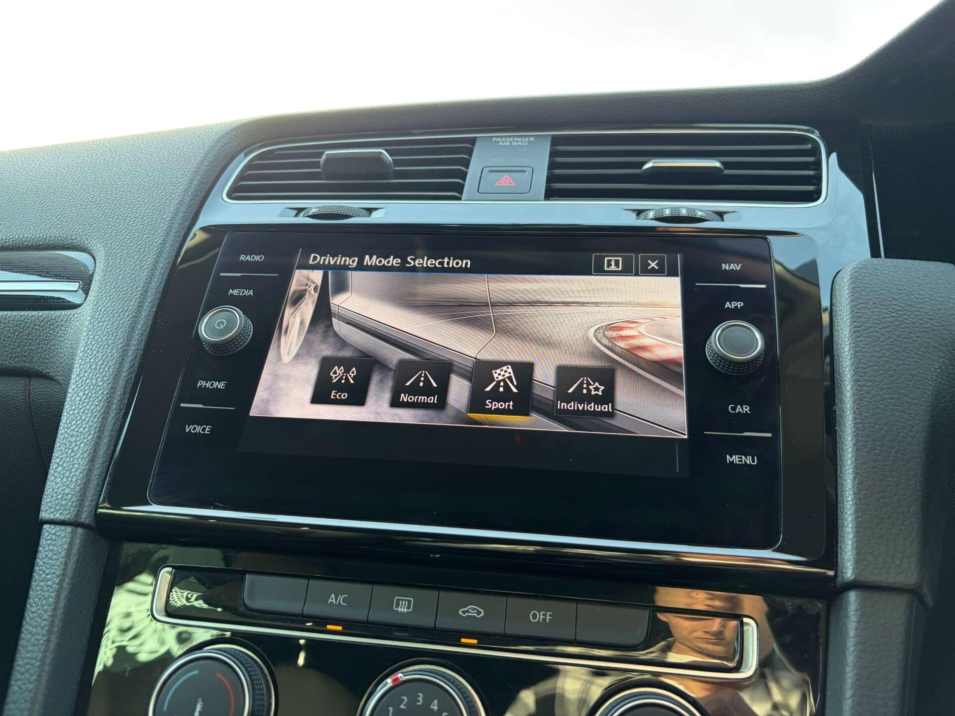 Volkswagen Golf view 54