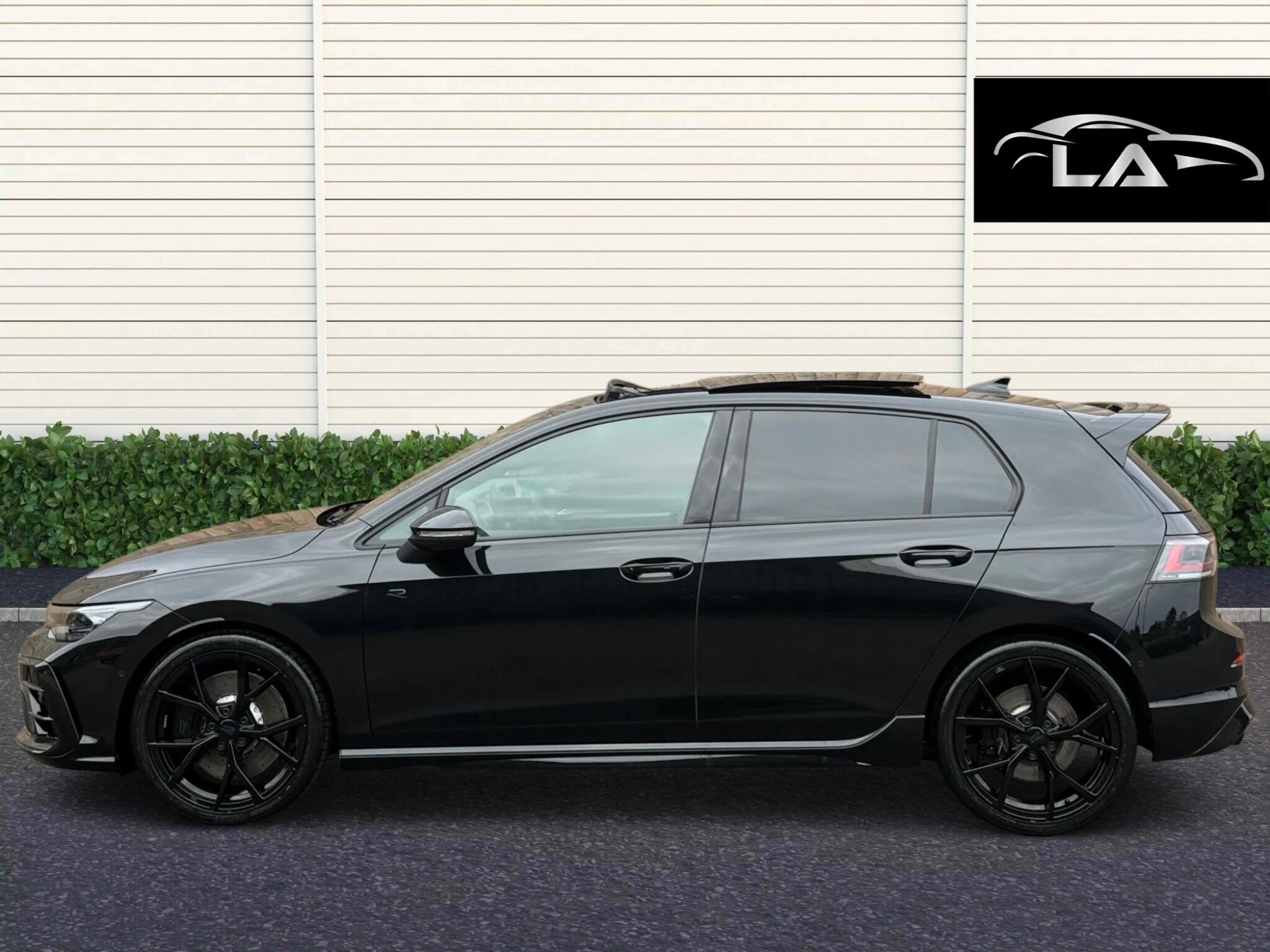 Volkswagen Golf view 3