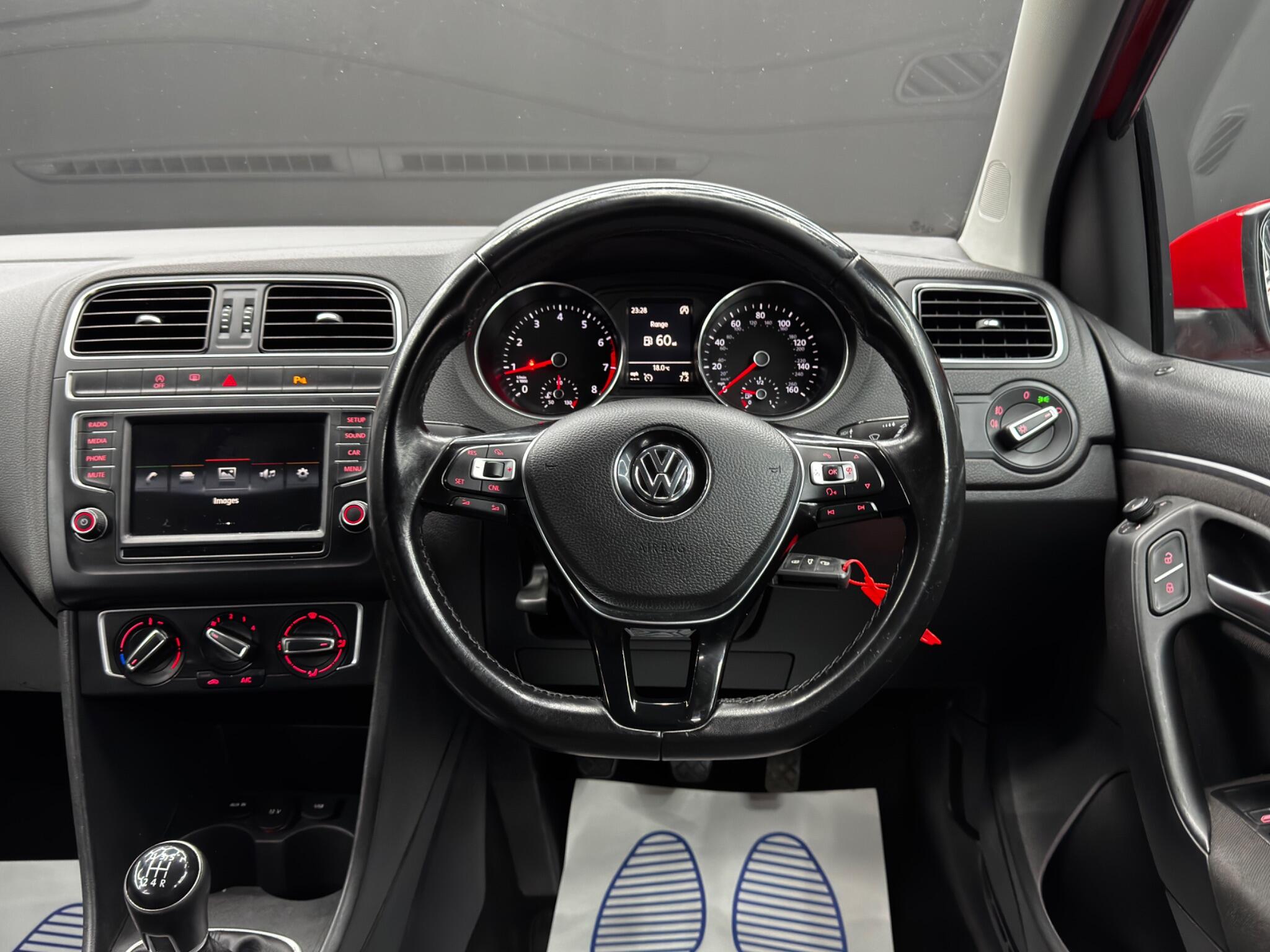 Volkswagen Polo view 18