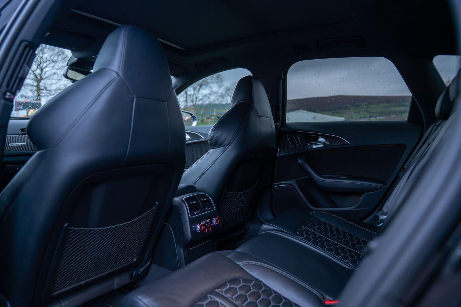 Audi RS6 Avant view 28