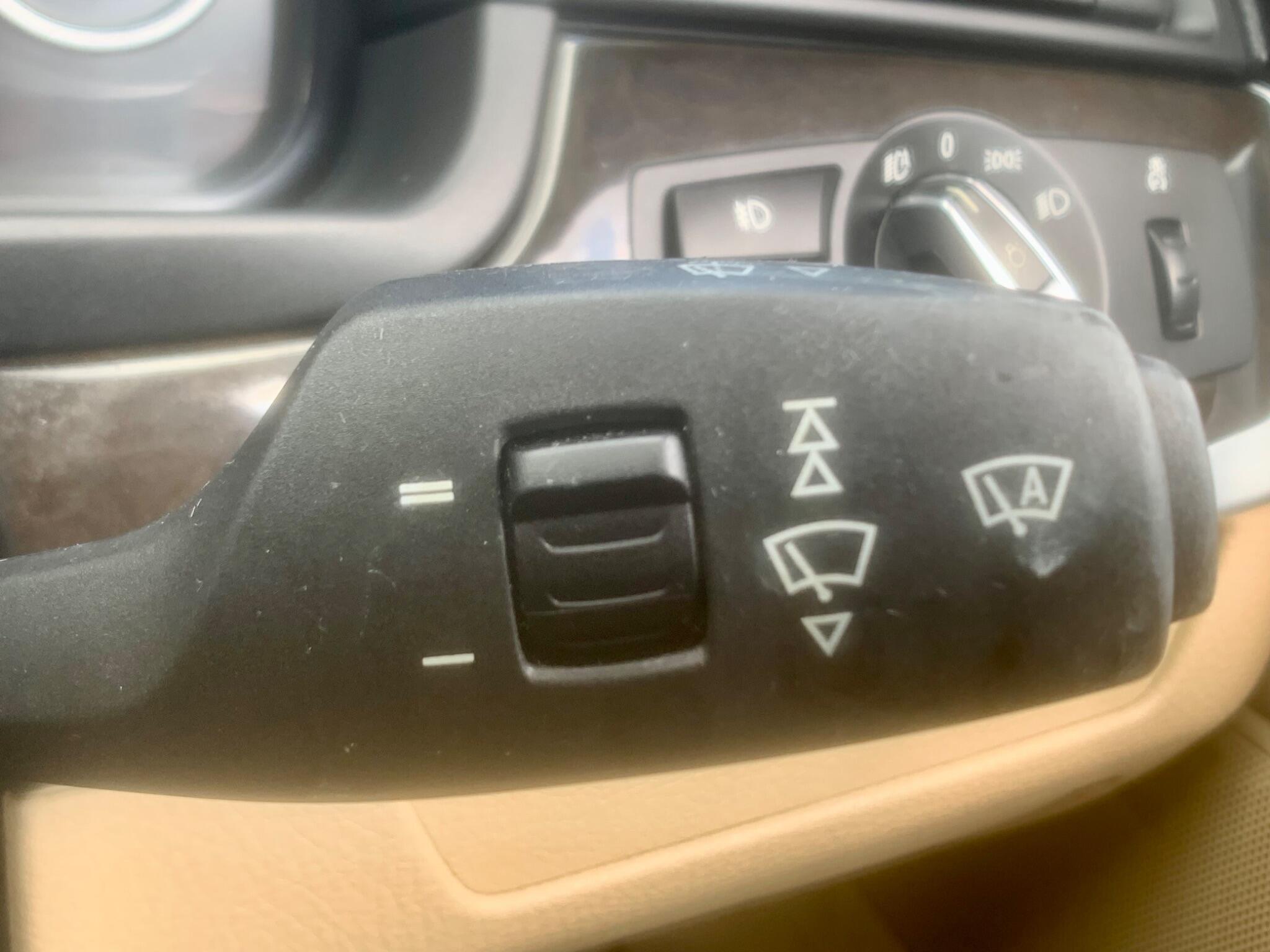 BMW 5 Series view 60