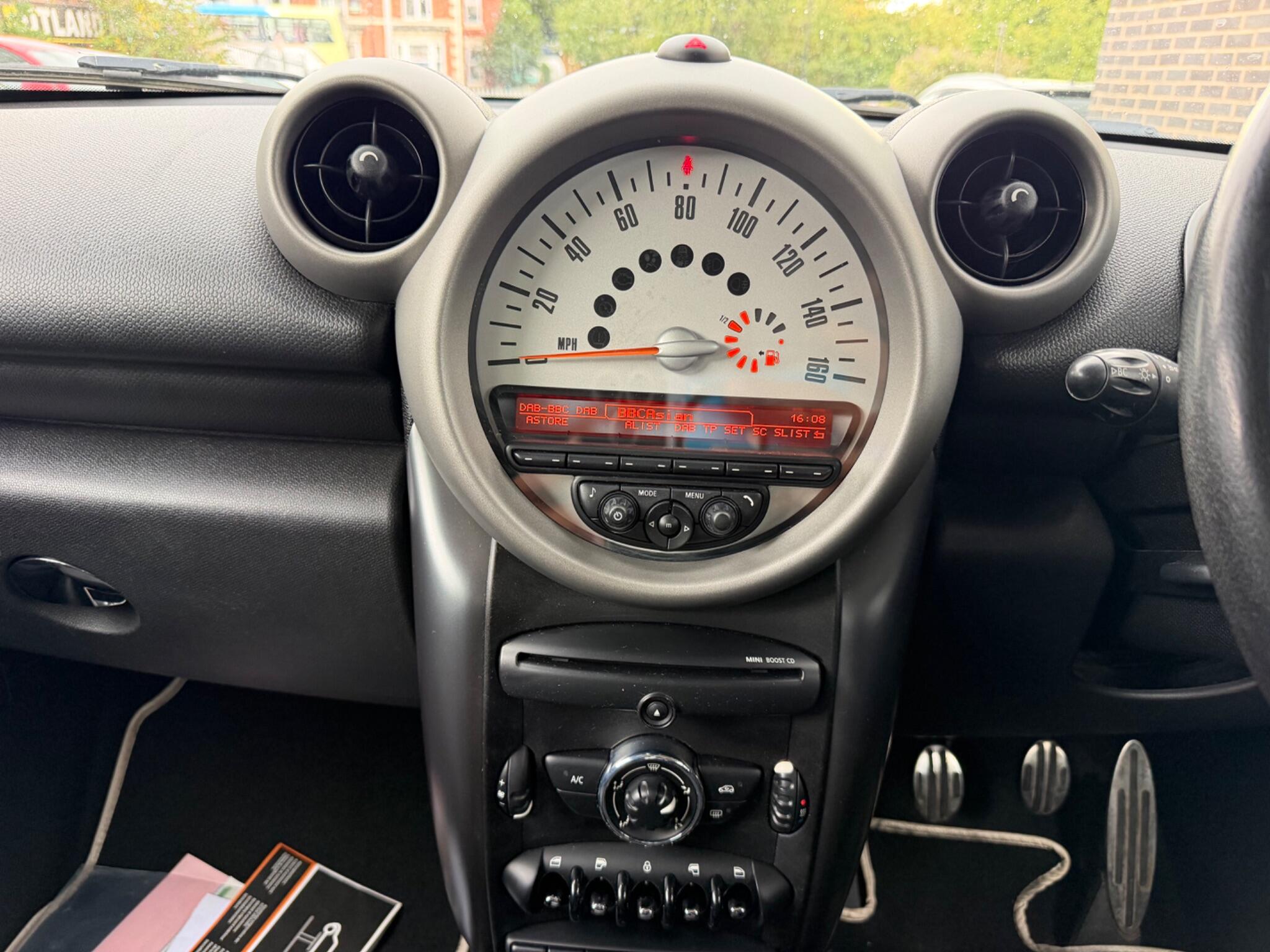 Mini Countryman view 33