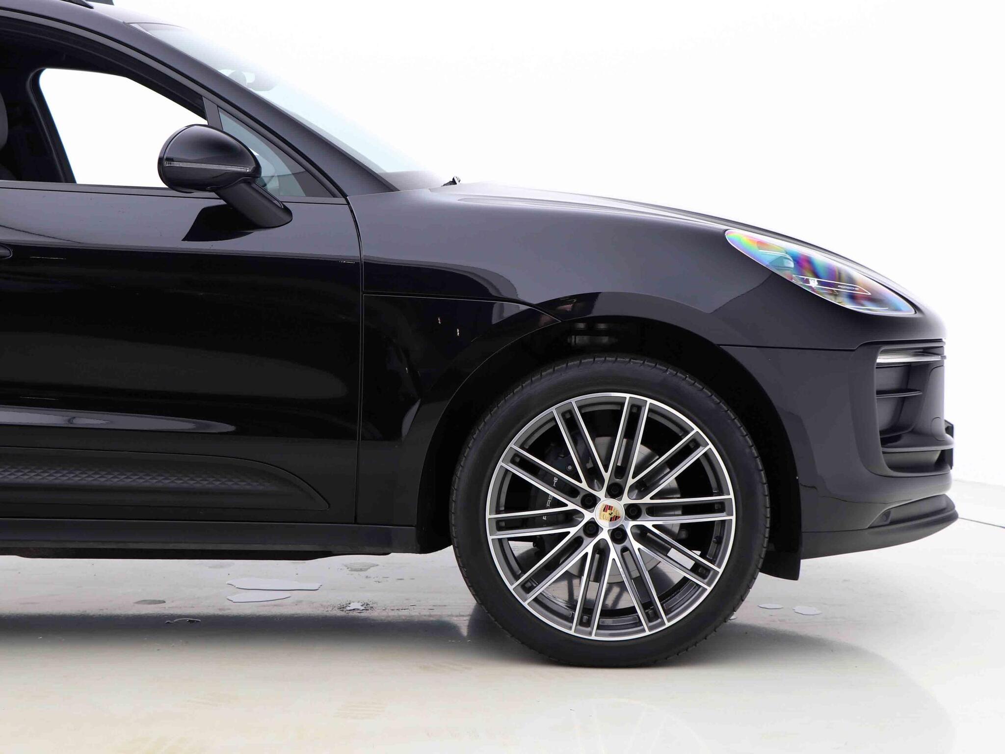 Porsche Macan view 17