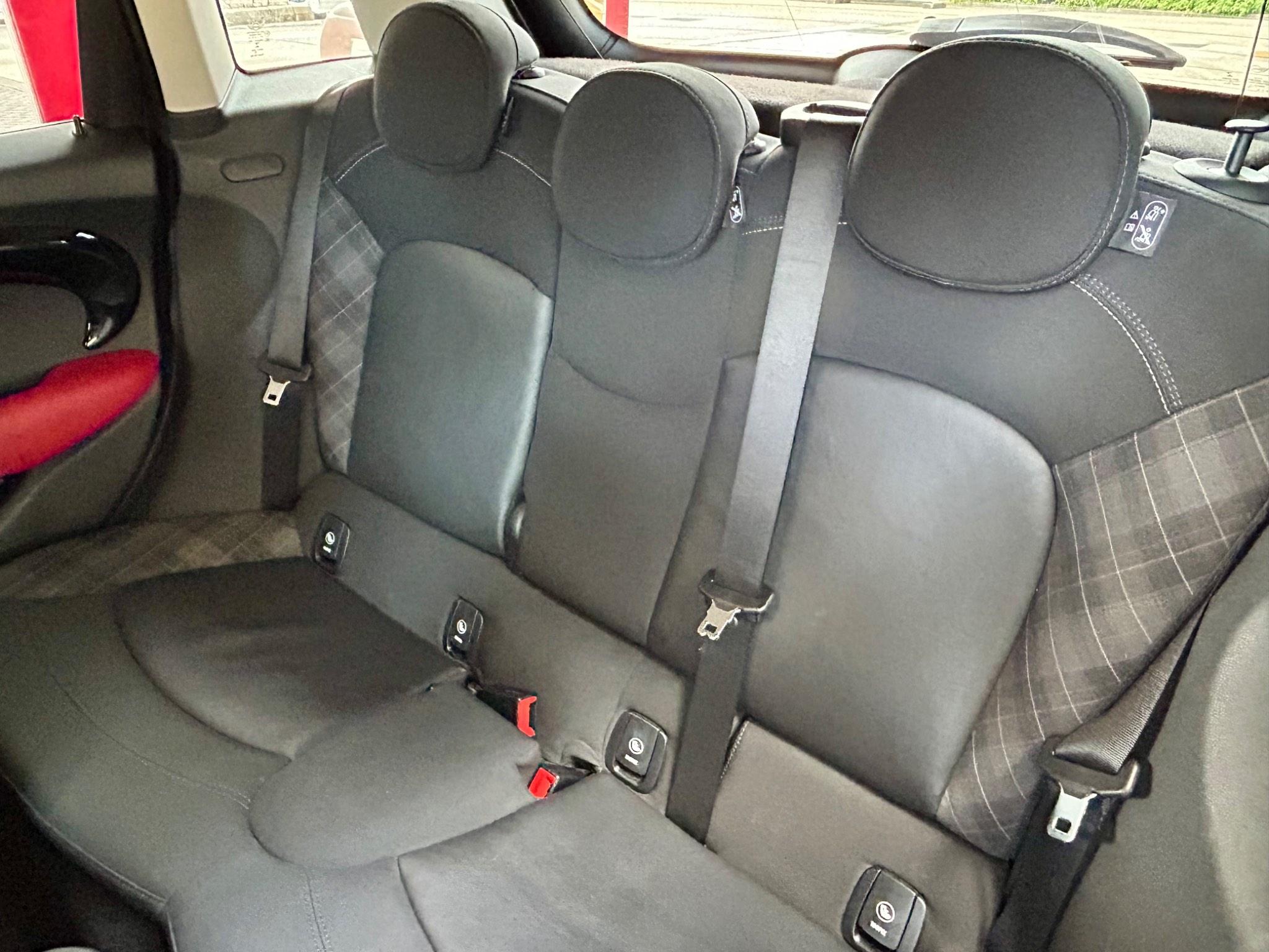 Mini Hatch view 21