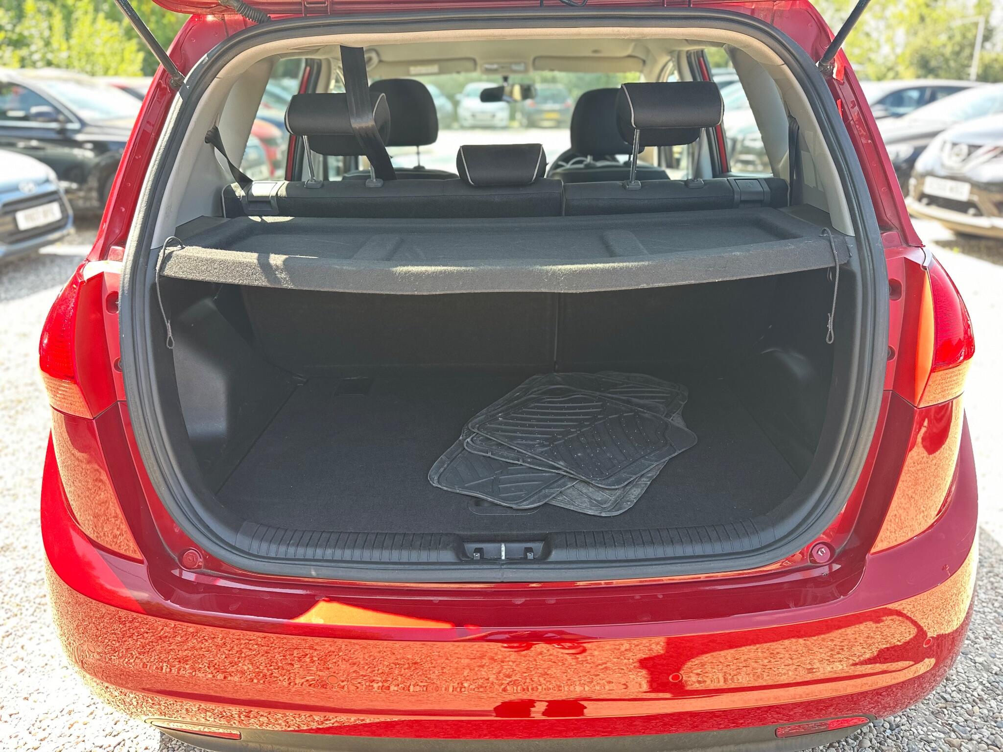 Kia Venga view 17