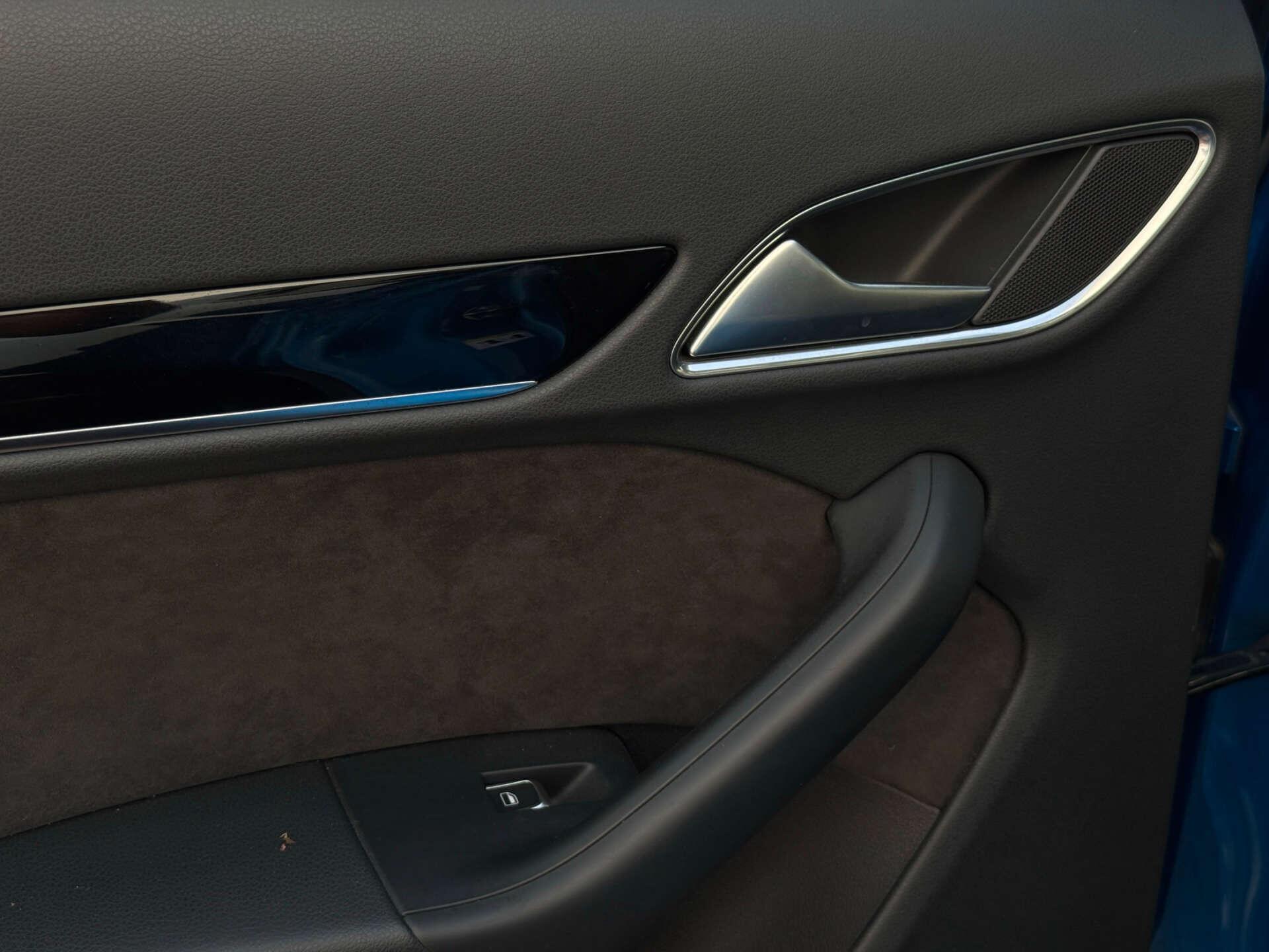 Audi Q3 view 38