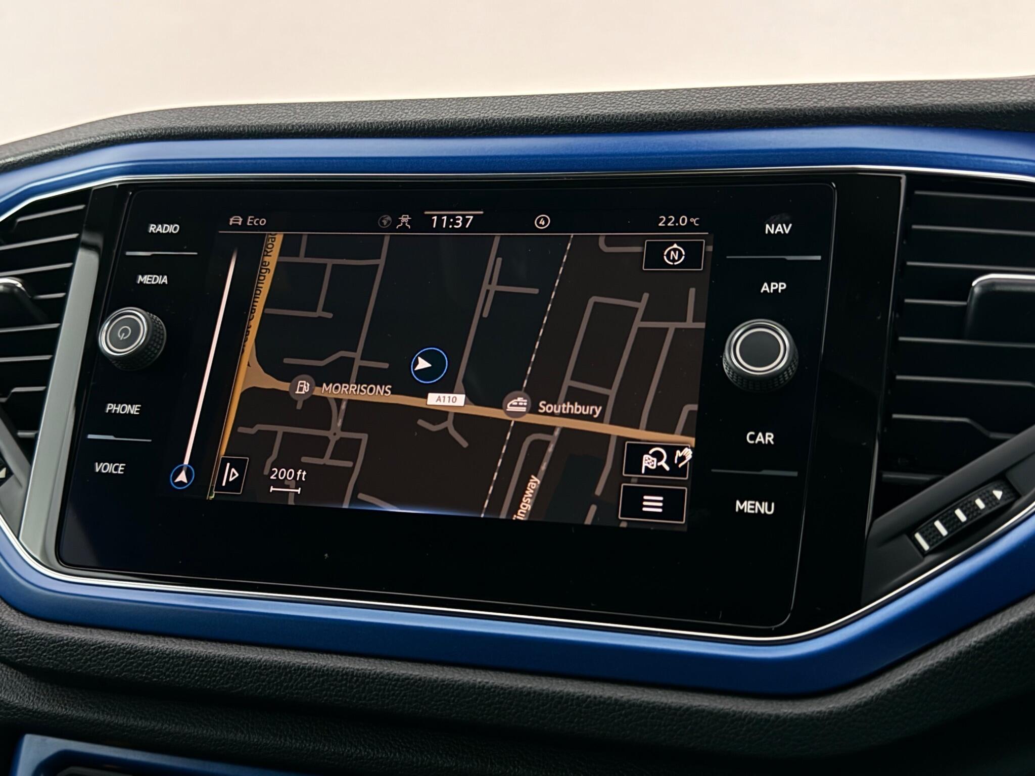 Volkswagen T-Roc view 27