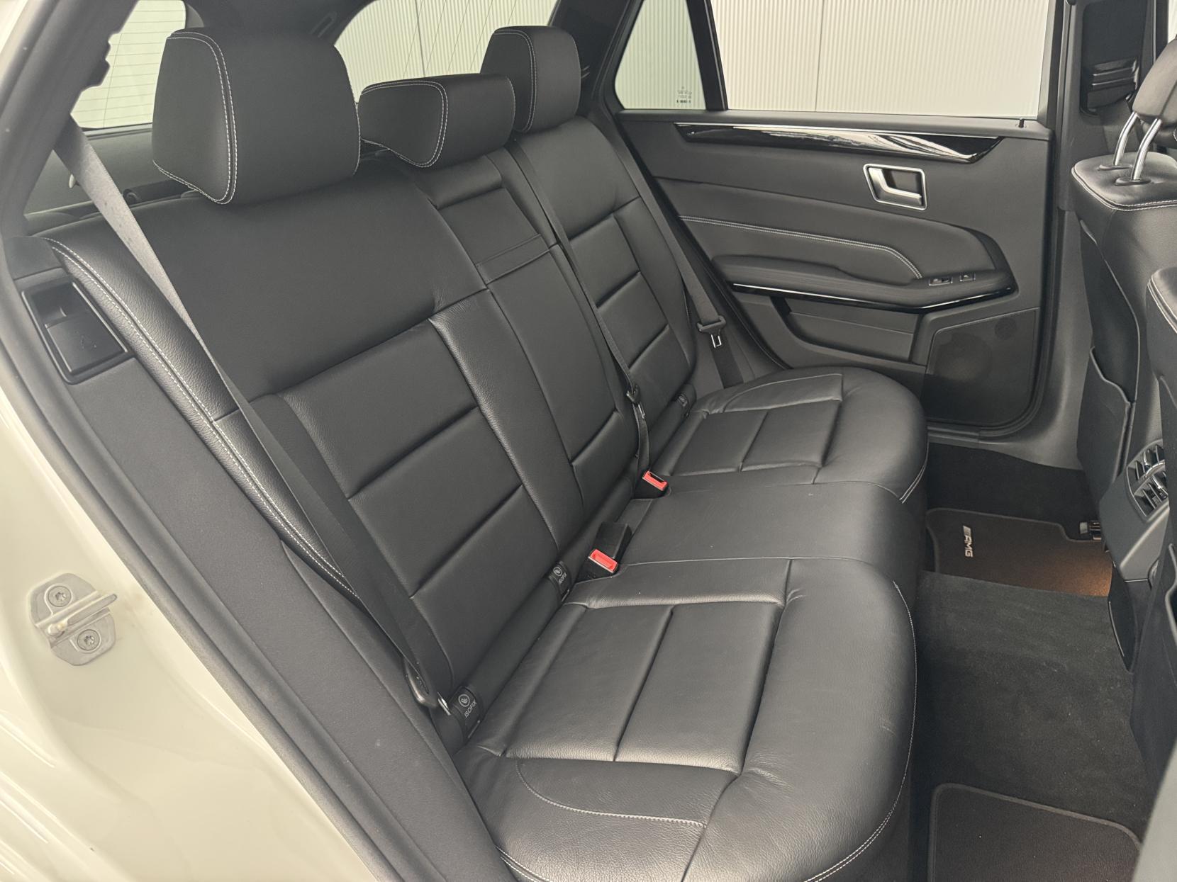 Mercedes-Benz E Class view 60