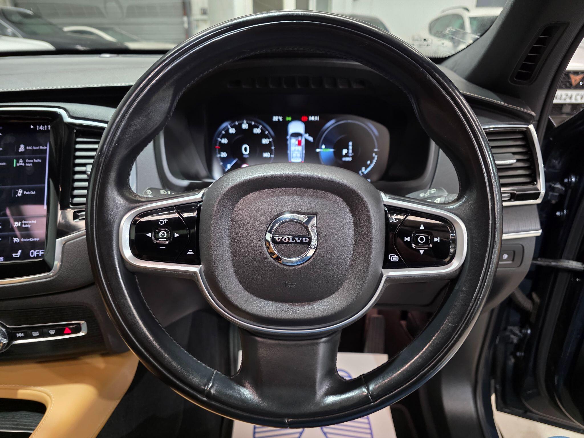 Volvo XC90 view 24