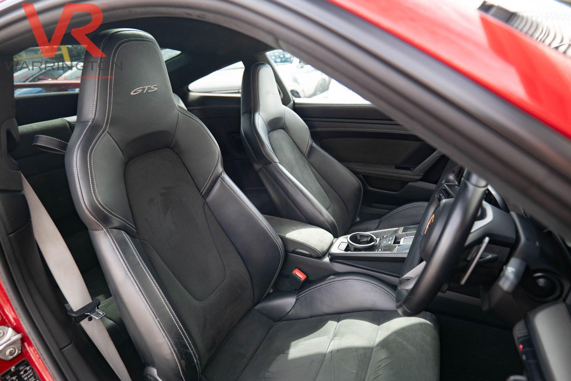 Porsche 911 view 19