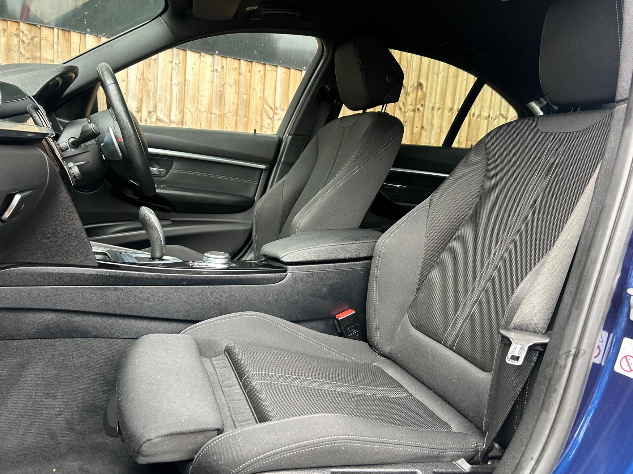 BMW 3 Series view 4