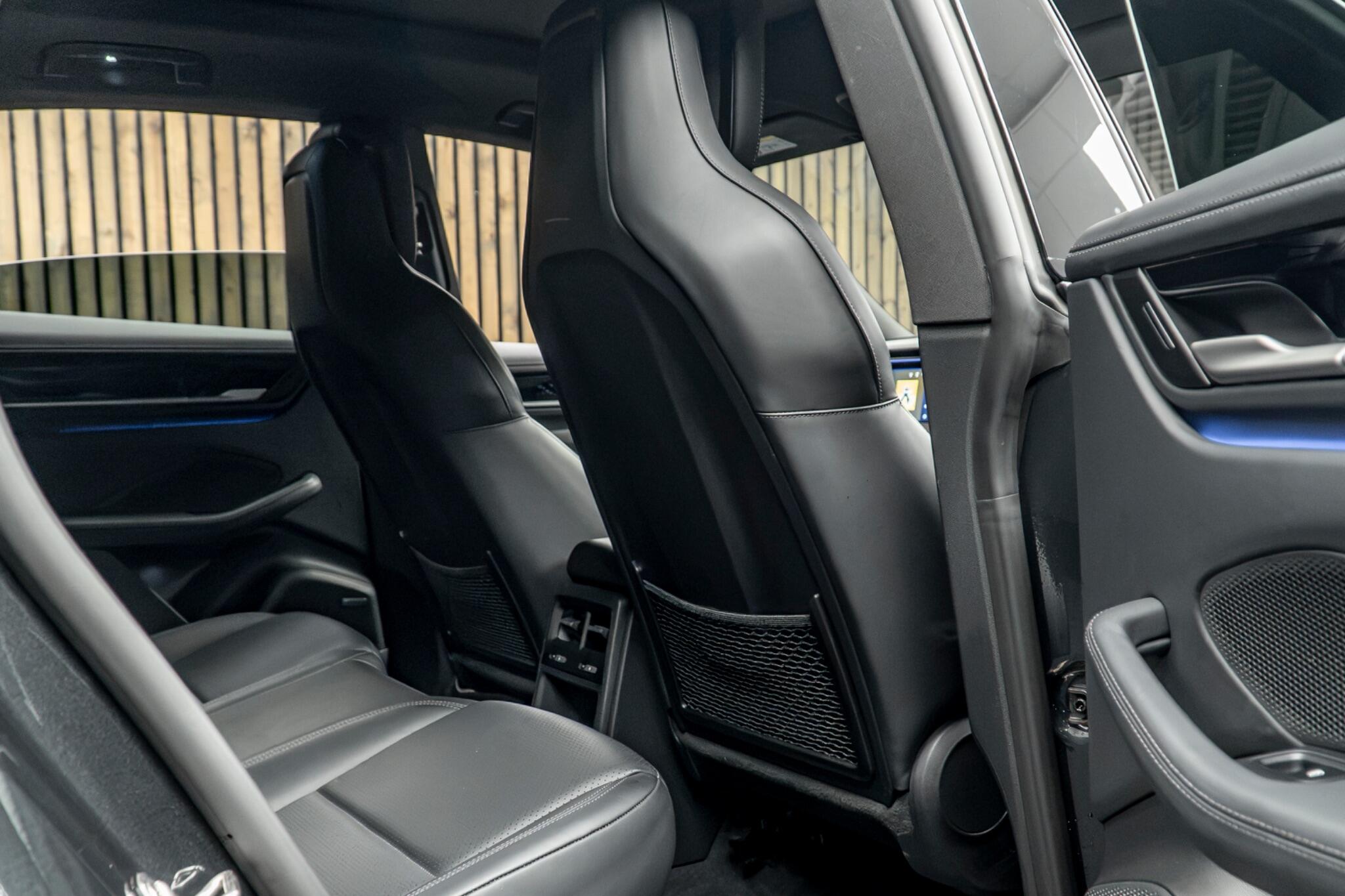 Porsche Macan view 46