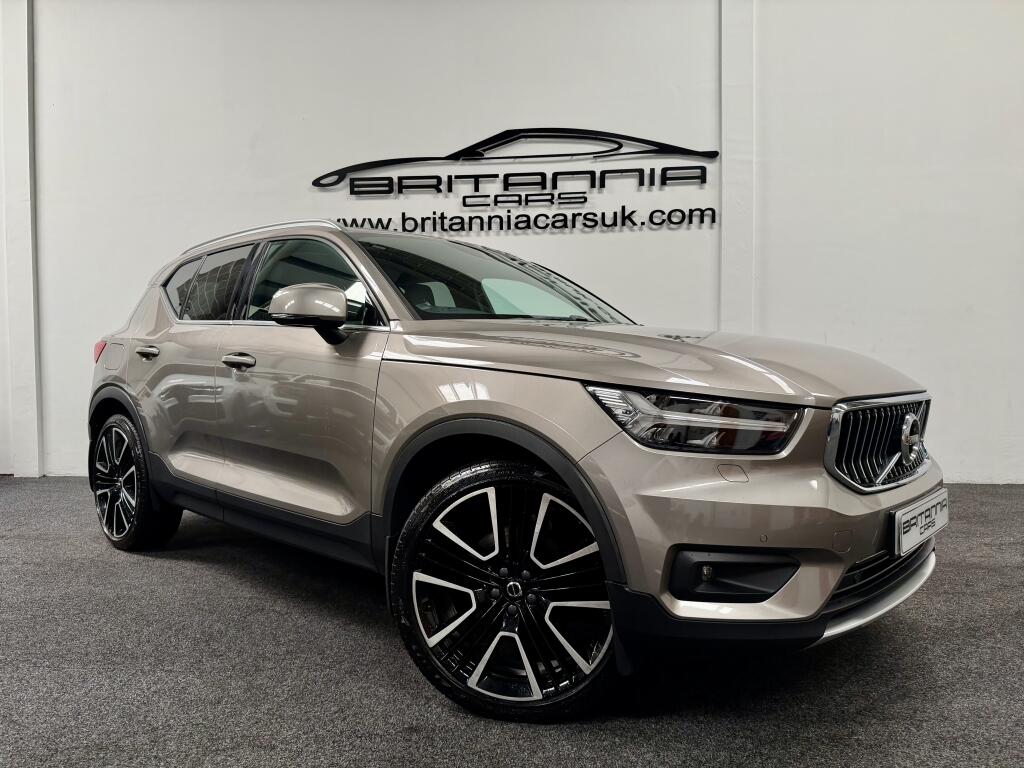 Volvo XC40 main image
