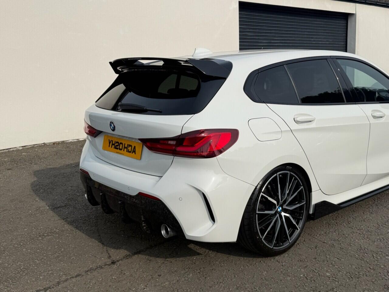 BMW 1 Series view 4