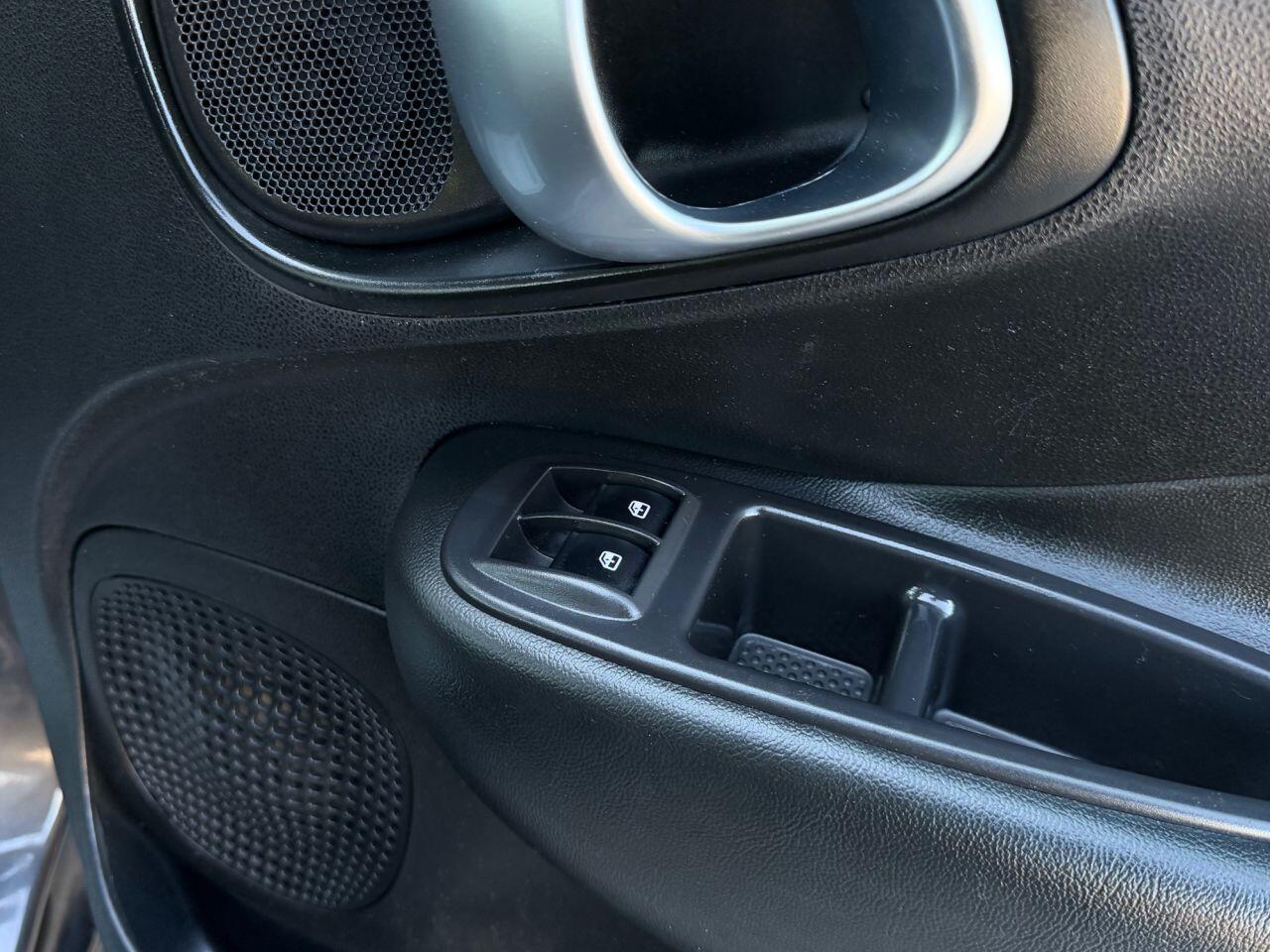 Fiat 500l view 29
