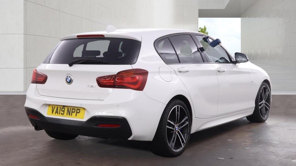 BMW 1 Series view 5