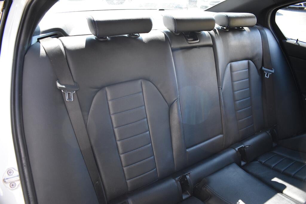 BMW 3 Series view 32