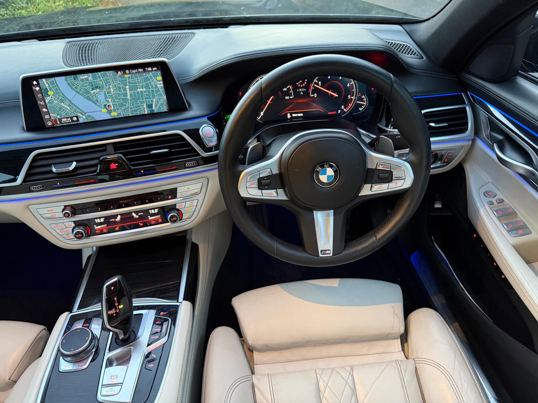 BMW 7 Series view 18