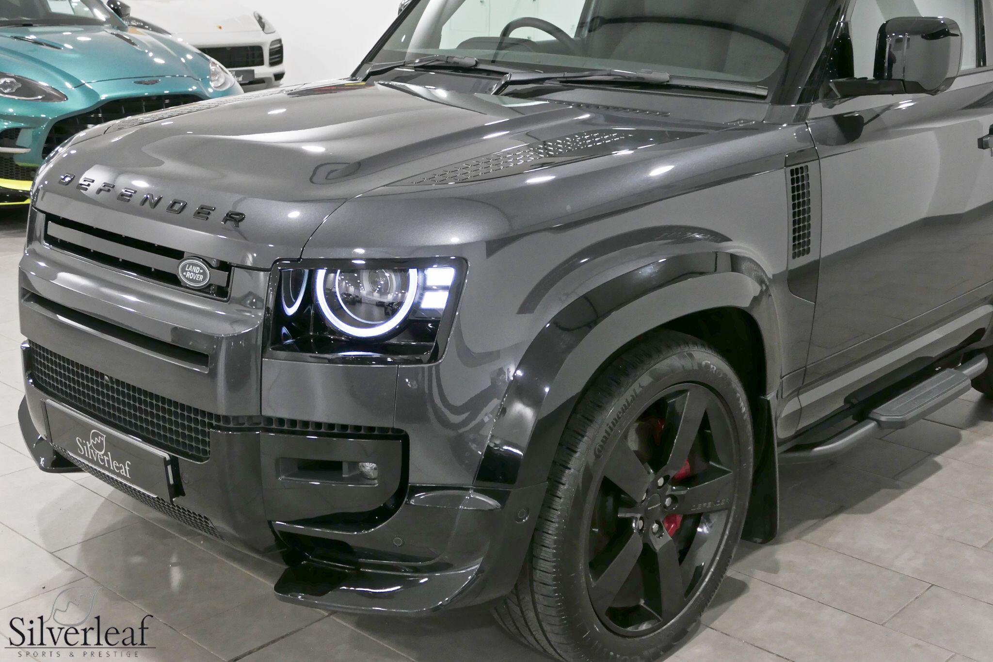 Land Rover Defender view 32