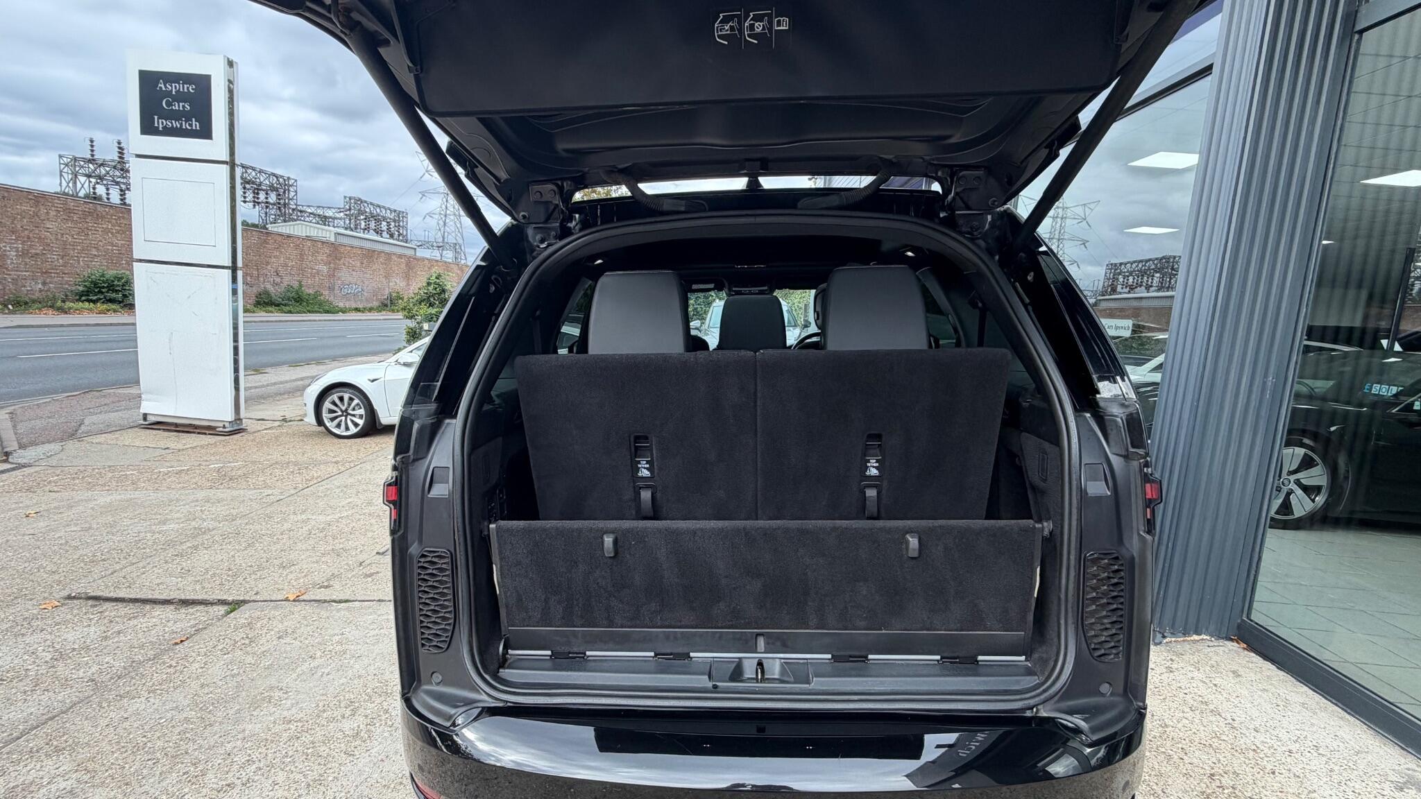 Land Rover Discovery view 31
