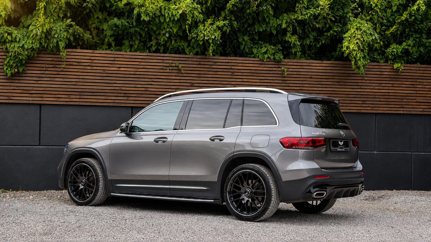 Mercedes-Benz GLB view 9