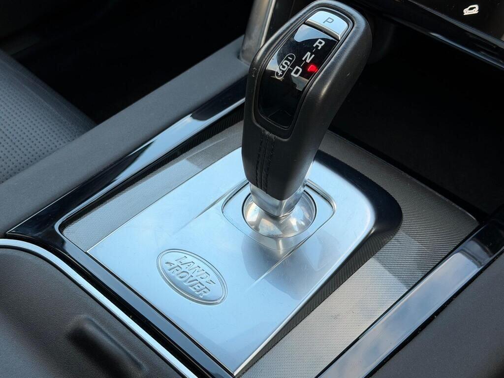 Land Rover Discovery Sport view 40