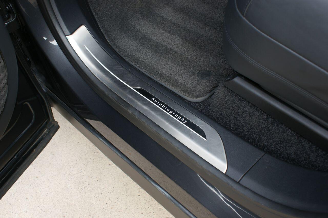 Land Rover Range Rover view 22